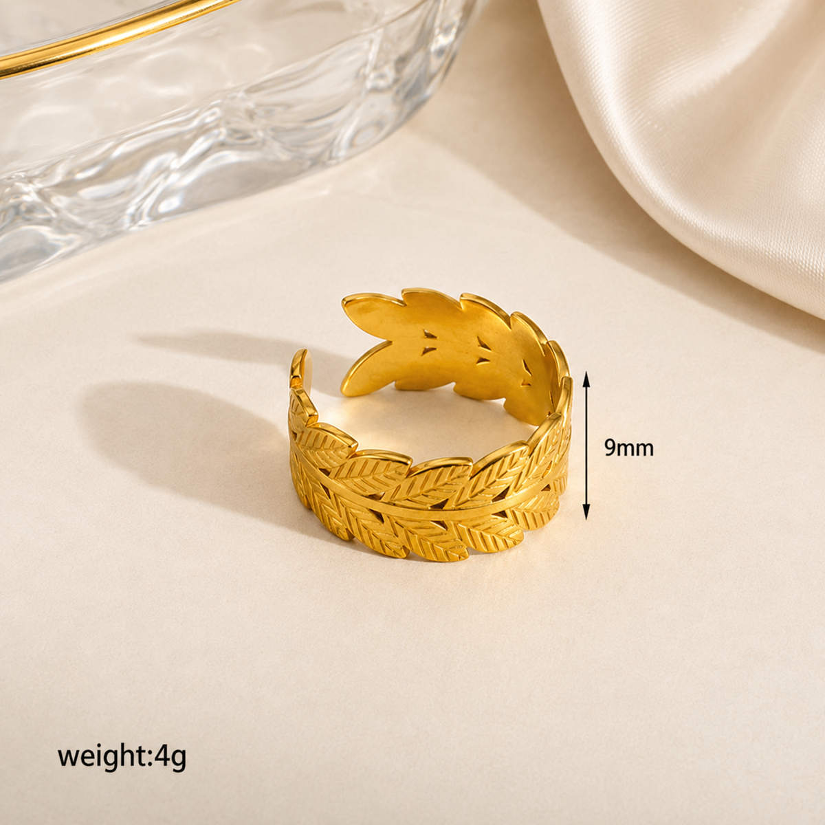 Laurele Gold Ring