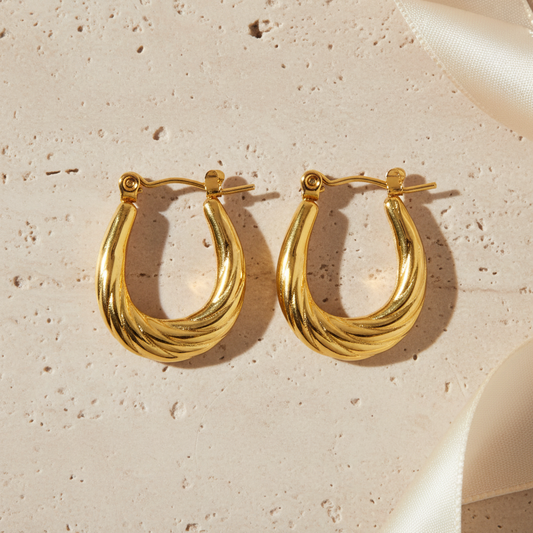 Molten Curve Gold Hoop