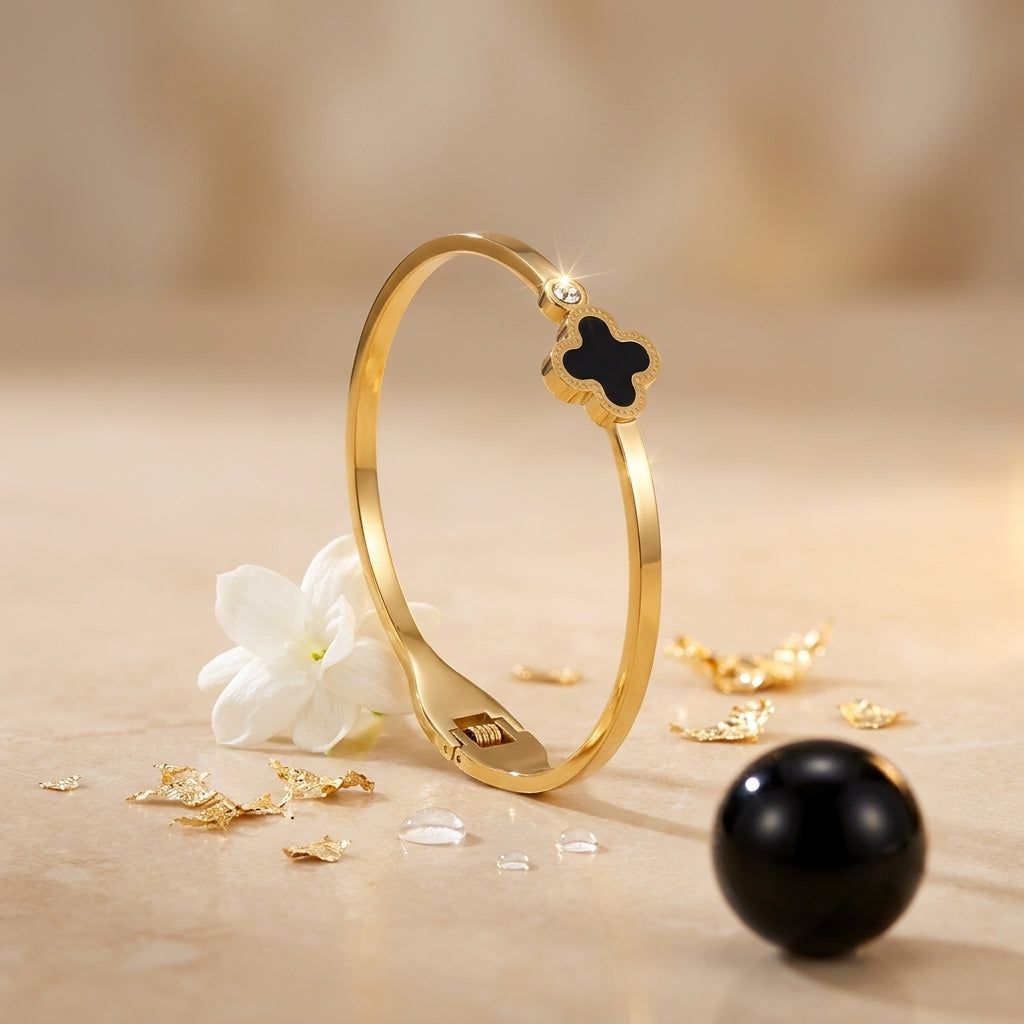 Noire Clover Gold Bracelet