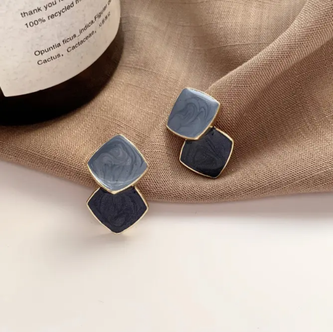 Luna Dual-Tone Pearl Korean Stud Earrings (Elegant Blue)