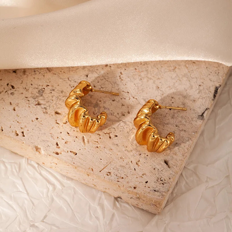 Oria Sculpted Rib Luxe Studs