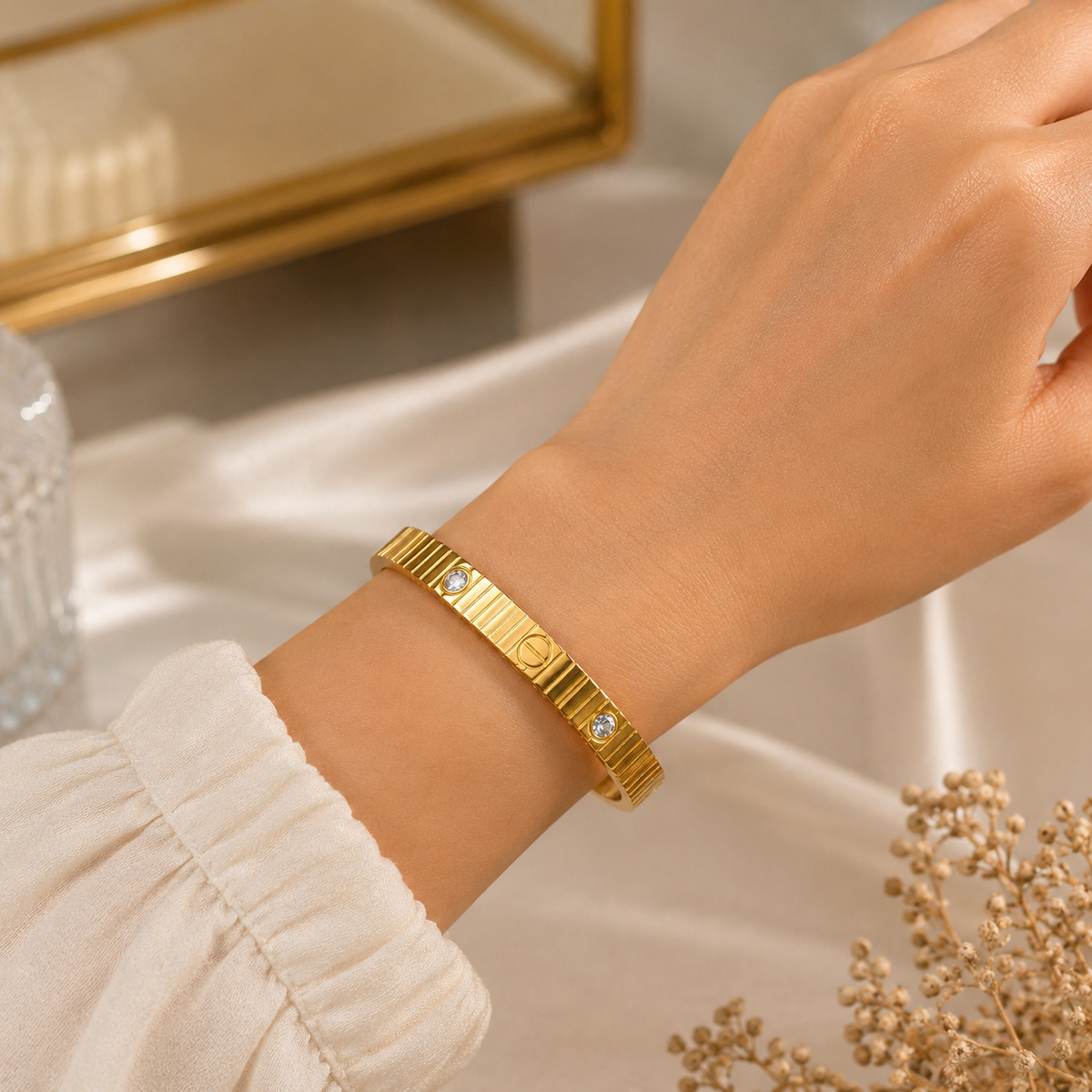 Heritage Screw Diamond Bracelet