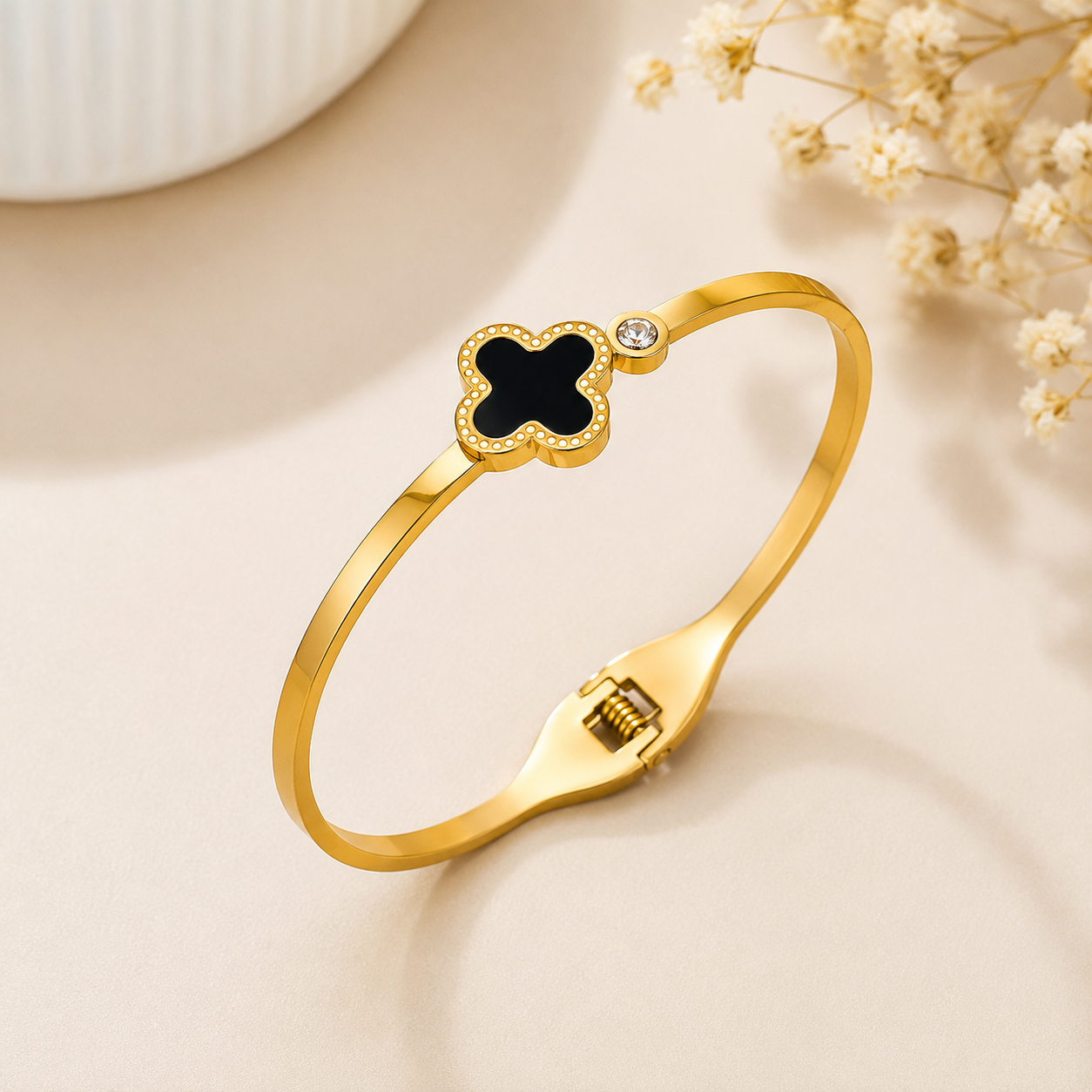 Noire Clover Gold Bracelet