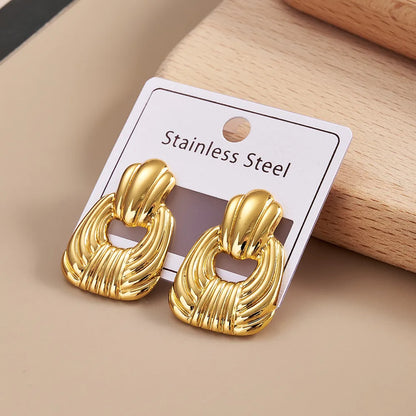 Golden Knot Sculpted Stud