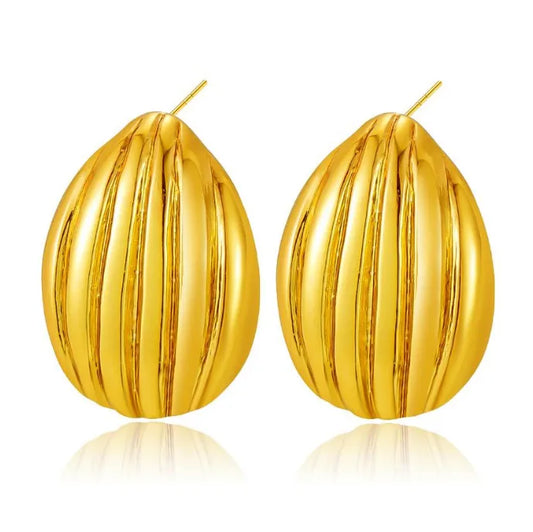 Vintage Gold Textured Stud Earrings – PVD Coated Stainless Steel