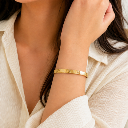 Classic Screw Gold Bracelet
