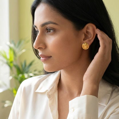 Aurelia Shell Stud Earrings