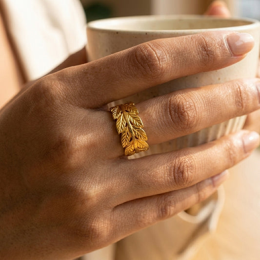 Laurele Gold Ring