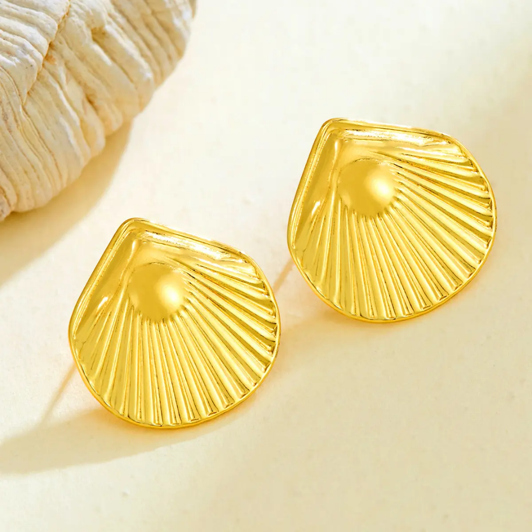 Aurelia Shell Stud Earrings