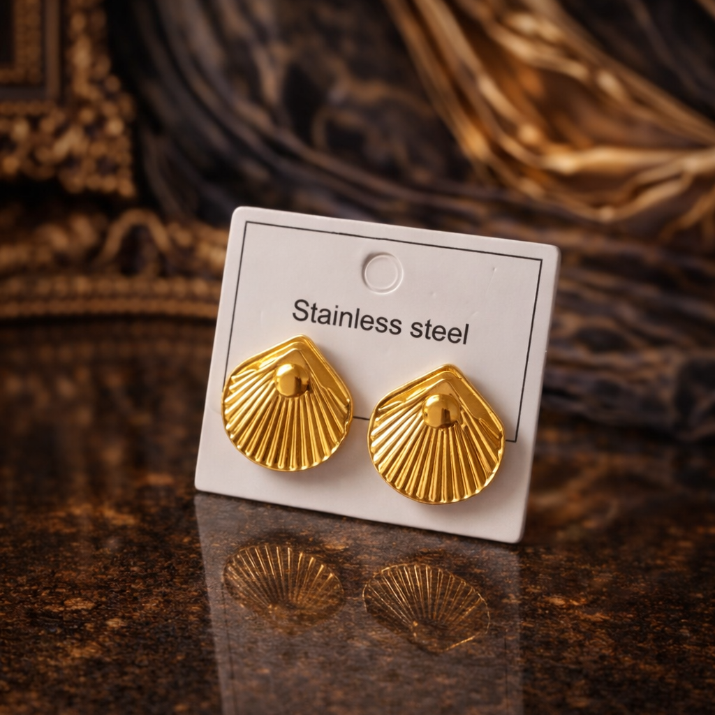 Aurelia Shell Stud Earrings