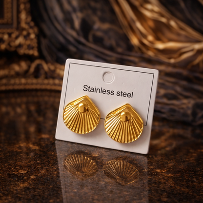 Aurelia Shell Stud Earrings