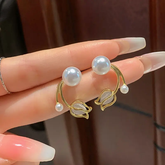 White Flower Pearl Stud Earrings – Korean Cute Floral Design
